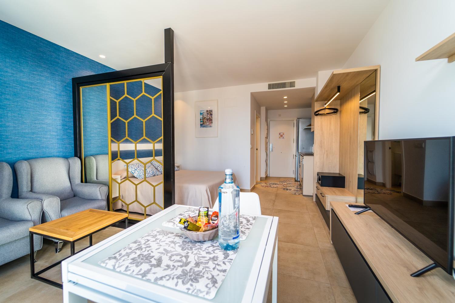 Vistamar Colors Boutique Luxury Apartments By Dlv Вилахойоса Екстериор снимка